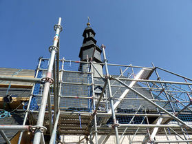 Gerüstabbau am Türmchen (Foto: Karl-Franz Thiede)